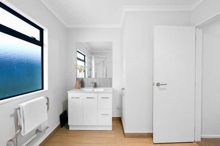 Photo of property in 13 Mangakoea Place, St Andrews, Hamilton, 3200
