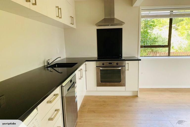 Photo of property in 39 Tamahere Drive, Glenfield, Auckland, 0629