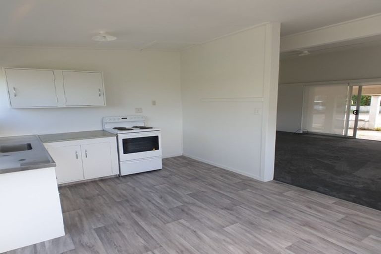 Photo of property in 40a/3 West Coast Road, Glen Eden, Auckland, 0602