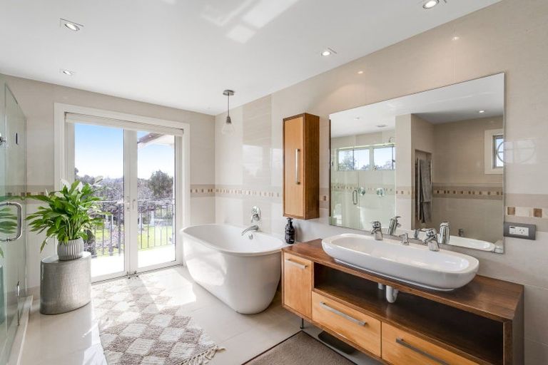 Photo of property in 1 Pearson Road, Whitford, Howick, 2571