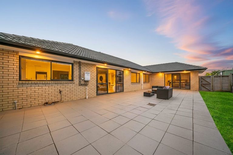 Photo of property in 79 Westerham Drive, Dannemora, Auckland, 2016