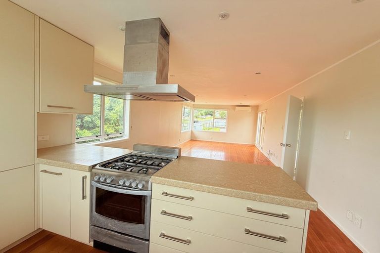 Photo of property in 4 La Trobe Street, Pakuranga Heights, Auckland, 2010
