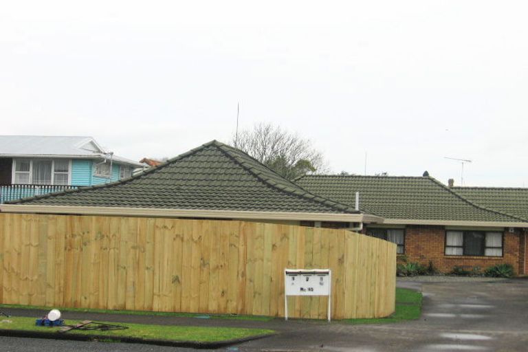 Photo of property in 2/10 King Edward Avenue, Papakura, 2110