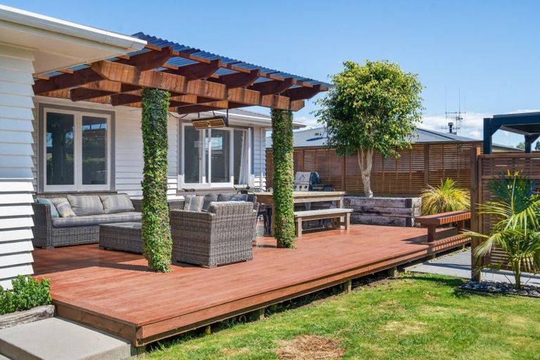 Photo of property in 27 Woodford Avenue, Brookfield, Tauranga, 3110