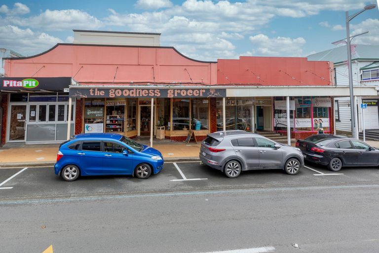 Photo of property in 7 Queen Street, Northcote Point, Auckland, 0627