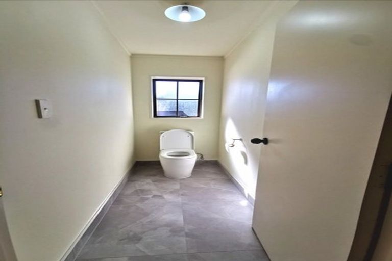 Photo of property in 14 Golfland Drive, Golflands, Auckland, 2013
