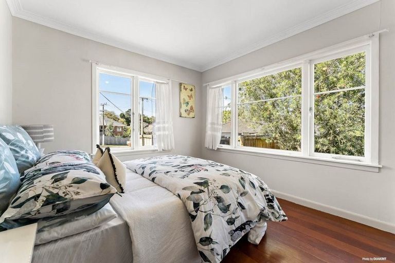 Photo of property in 30 Kereru Street, Henderson, Auckland, 0612