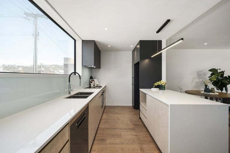 Photo of property in 96 Apu Crescent, Lyall Bay, Wellington, 6022