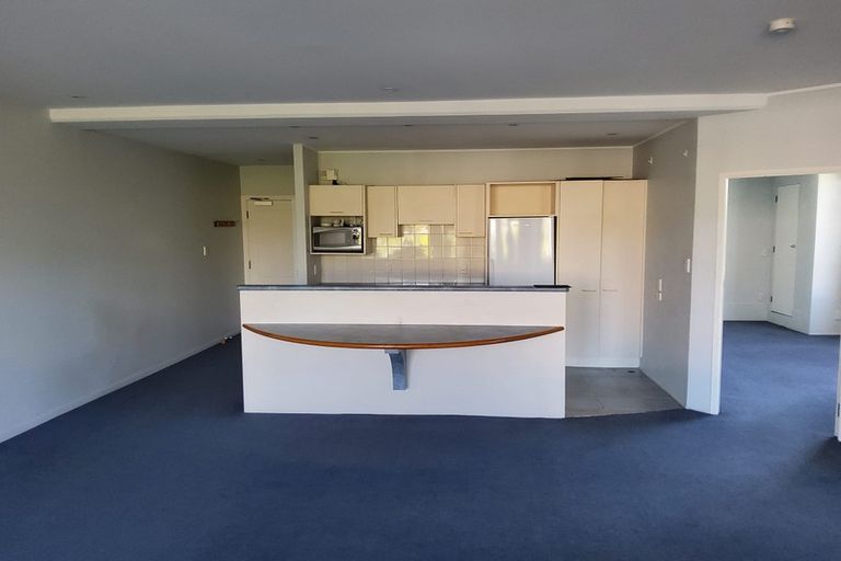 Photo of property in Grandstand Apartments, 37/80u Kent Terrace, Mount Victoria, Wellington, 6011