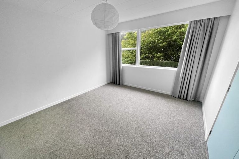 Photo of property in 55 Huntingdon Street, Northland, Wellington, 6012