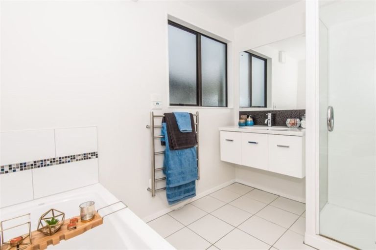 Photo of property in 45a Satara Crescent, Khandallah, Wellington, 6035