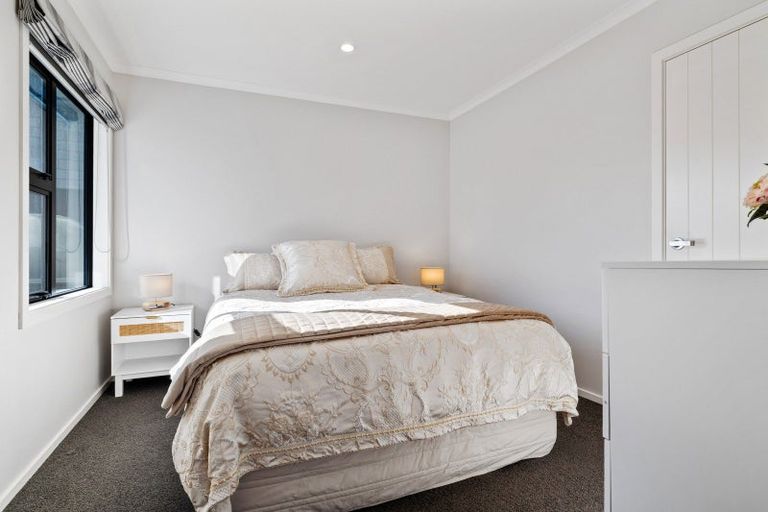 Photo of property in 25 Chestnut Close, Kelvin Grove, Palmerston North, 4414