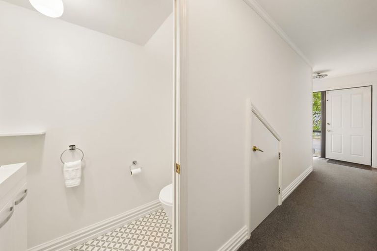 Photo of property in 10/162 Aro Street, Aro Valley, Wellington, 6021