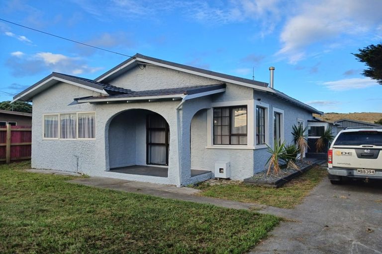 Photo of property in 68 Polson Street, Castlecliff, Whanganui, 4501