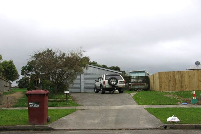 Photo of property in 9 Gladys Place, Kelvin Grove, Palmerston North, 4414