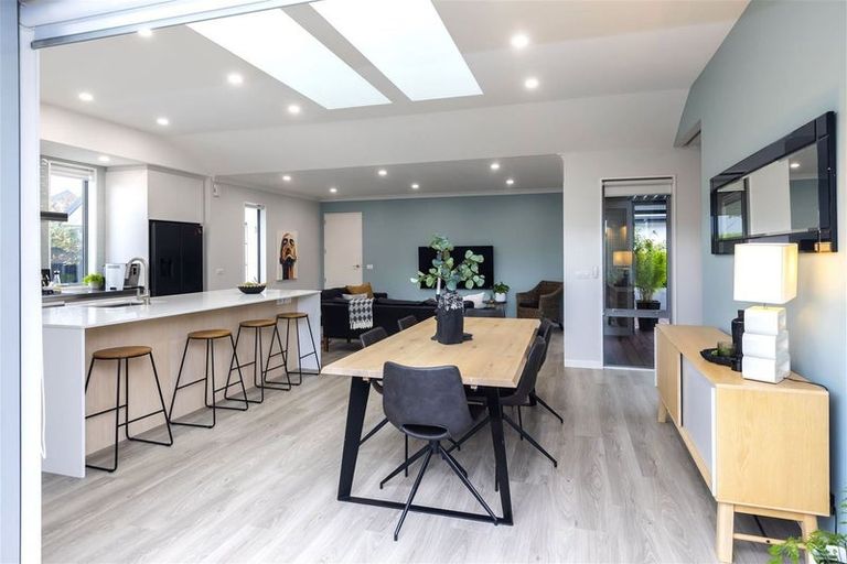 Photo of property in 7 Millpond Place, Parklands, Christchurch, 8083