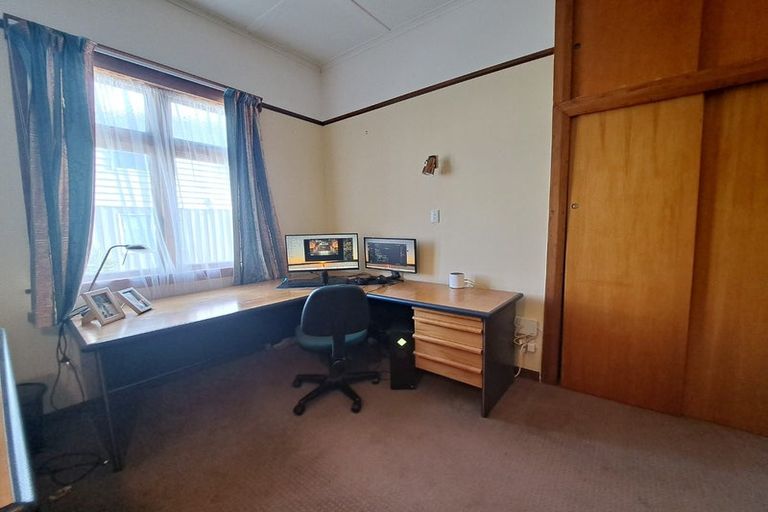 Photo of property in 2 Heretaunga Street, Petone, Lower Hutt, 5012