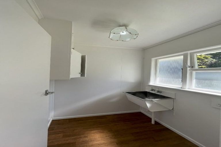 Photo of property in 119 Parkvale Road, Karori, Wellington, 6012