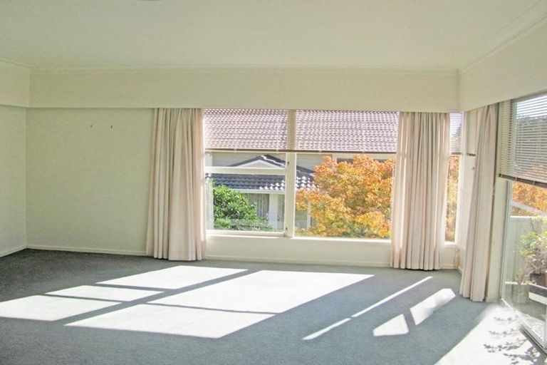 Photo of property in 10 Terrylyn Drive, Hillcrest, Auckland, 0627