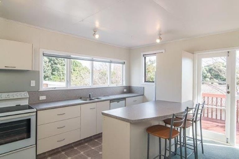 Photo of property in 28 Sweetman Avenue, Paraparaumu Beach, Paraparaumu, 5032