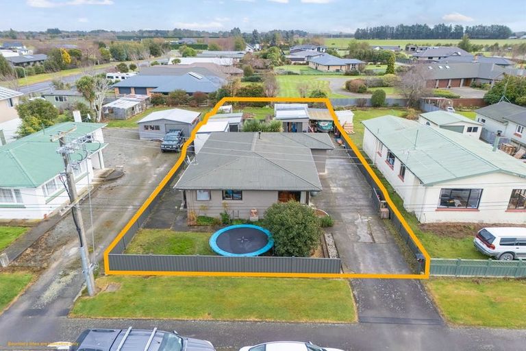 Photo of property in 8 Mackenzie Street, Winton, 9720