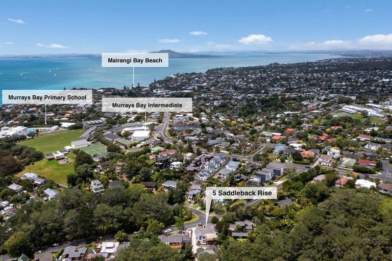 Photo of property in 5 Saddleback Rise, Murrays Bay, Auckland, 0630