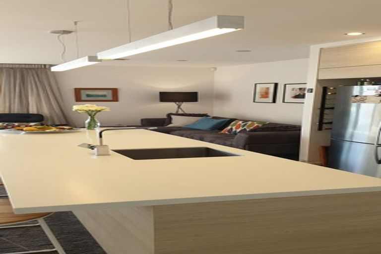 Photo of property in 4/275 Kilmore Street, Christchurch Central, Christchurch, 8011