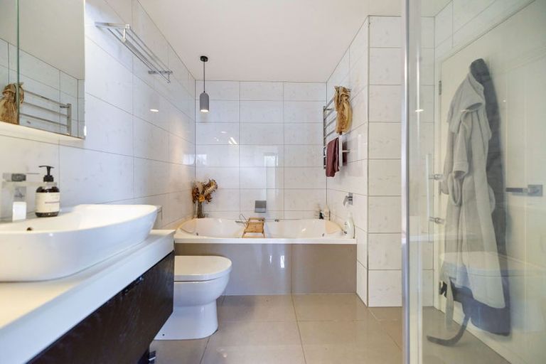Photo of property in 40 Dart Place, Fernhill, Queenstown, 9300