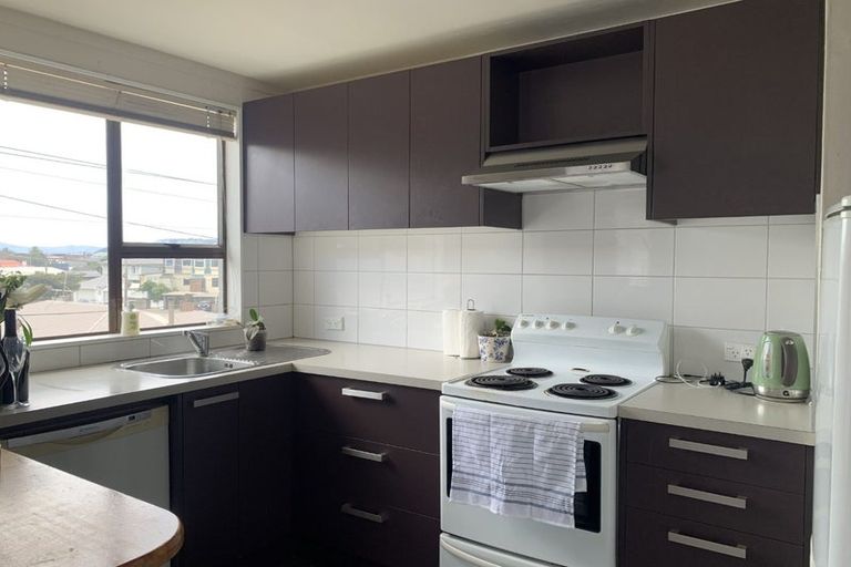 Photo of property in 102u5 Lyall Parade, Lyall Bay, Wellington, 6022