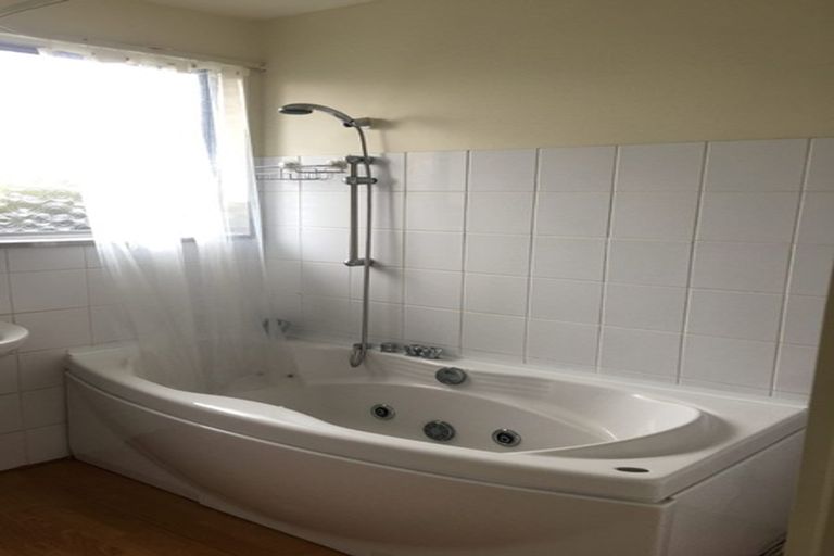 Photo of property in 1/62a Mackenzie Avenue, Woolston, Christchurch, 8023