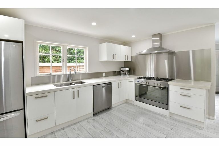 Photo of property in 11a Milton Road, Orewa, 0931