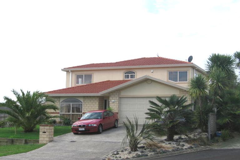 Photo of property in 15 Cognac Place, Henderson, Auckland, 0612