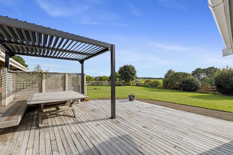 Photo of property in 6 Byron Place, Whalers Gate, New Plymouth, 4310