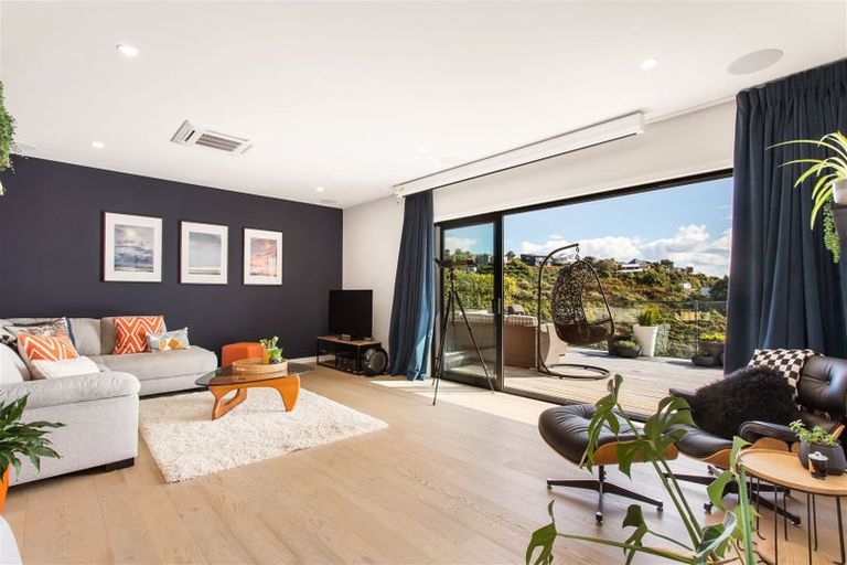 Photo of property in 2 John Monck Lane, Redcliffs, Christchurch, 8081