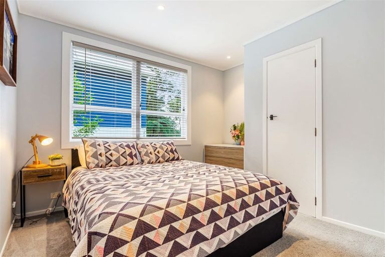 Photo of property in 11 Selwyn Avenue, Glen Eden, Auckland, 0602