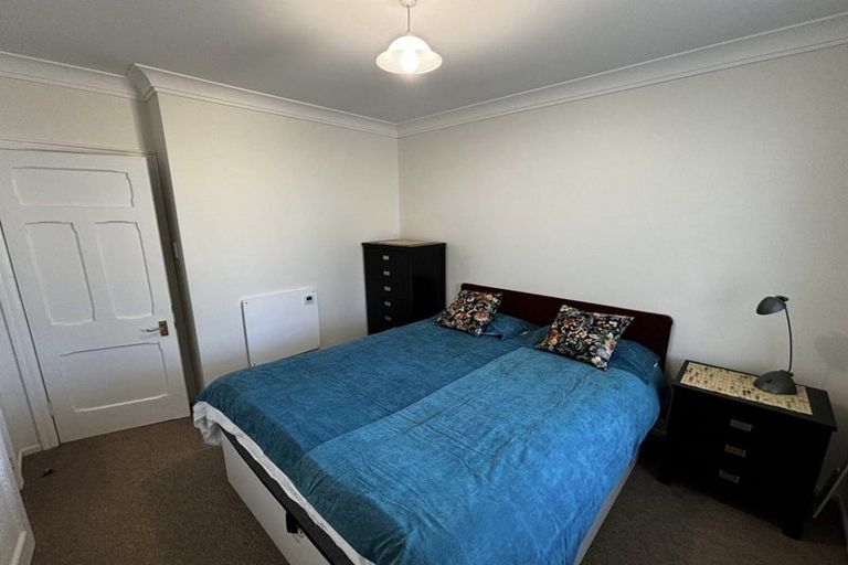 Photo of property in 5 Gilbert Street, New Plymouth, 4310
