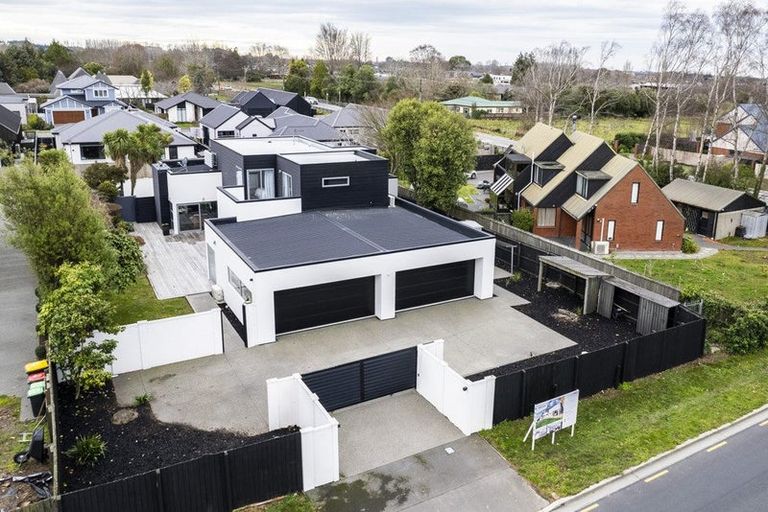Photo of property in 107 Gardiners Road, Harewood, Christchurch, 8051
