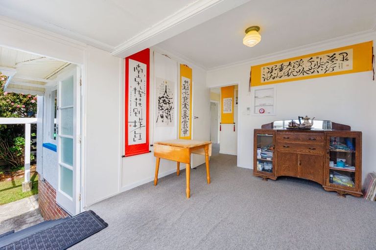 Photo of property in 2/48 Churchill Road, Murrays Bay, Auckland, 0630