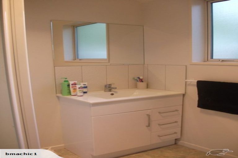 Photo of property in 2 Harrod Place, Rangiora, 7400