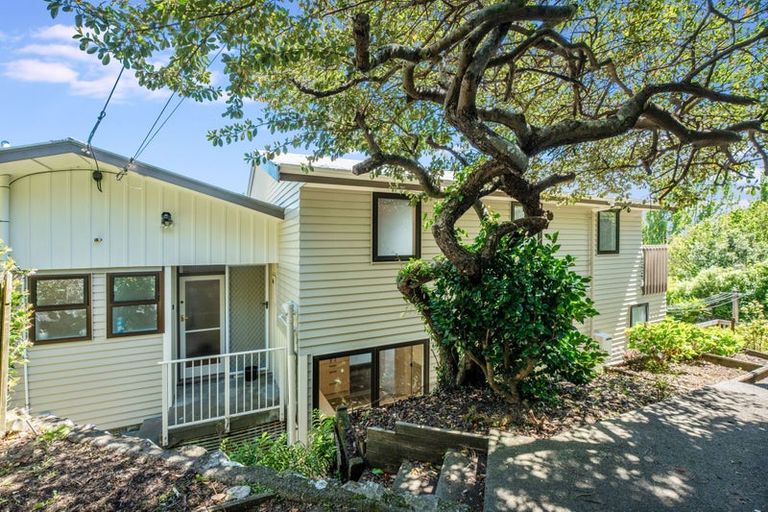 Photo of property in 4 Kahu Road, Paremata, Porirua, 5024