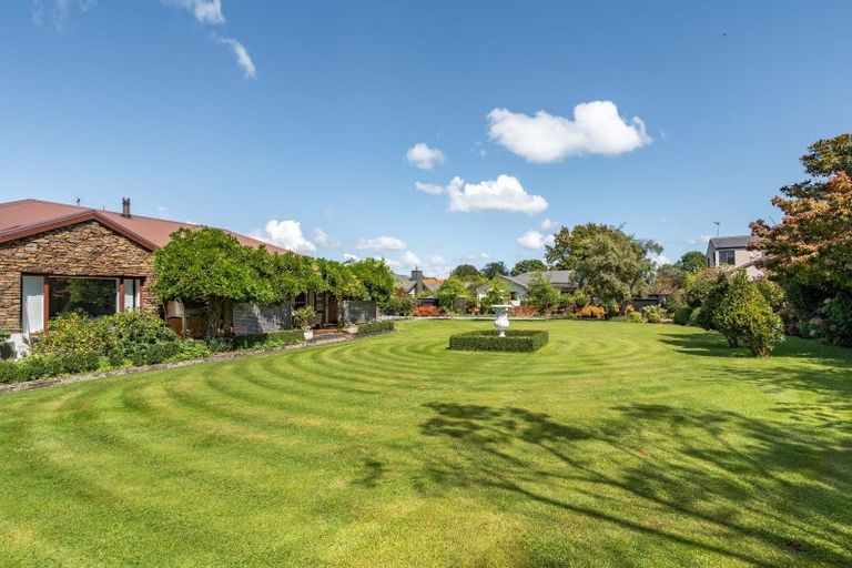 Photo of property in 39 Reading Street, Greytown, 5712