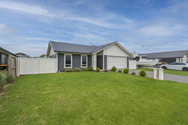Photo of property in 94 Kupe Drive, Whitianga, 3510