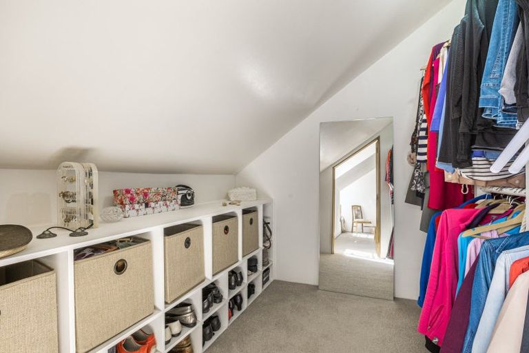 Photo of property in 6 Terrylyn Drive, Hillcrest, Auckland, 0627