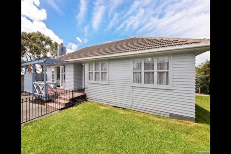 Photo of property in 1/29 Gilliam Street, New Lynn, Auckland, 0600