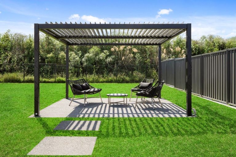 Photo of property in 27 Arihi Crescent, Frimley, Hastings, 4120