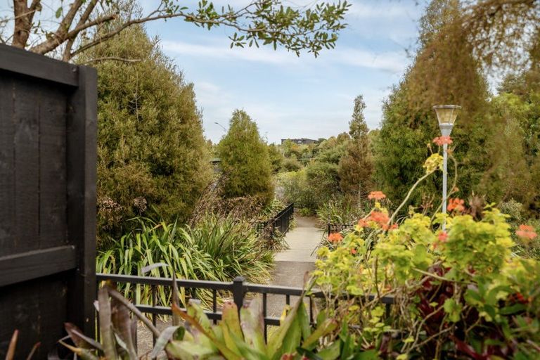Photo of property in 21 Bridgewater Way, Pyes Pa, Tauranga, 3112