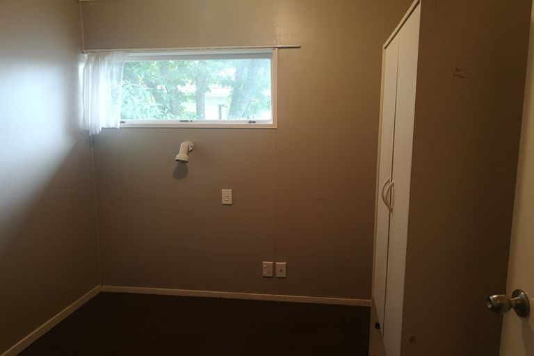 Photo of property in 1 Hill Crescent, Papakura, 2110