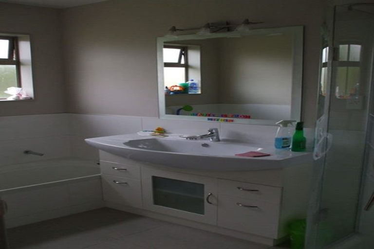 Photo of property in 15 Sophies Way, Papamoa Beach, Papamoa, 3118