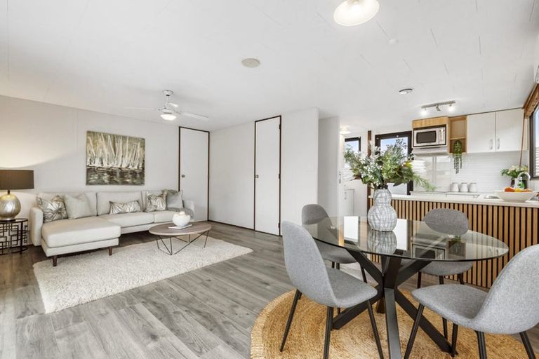 Photo of property in 34a Riserra Drive, Ranui, Auckland, 0612