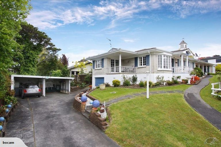 Photo of property in 2/27 Nui Mana Place, Te Atatu South, Auckland, 0610